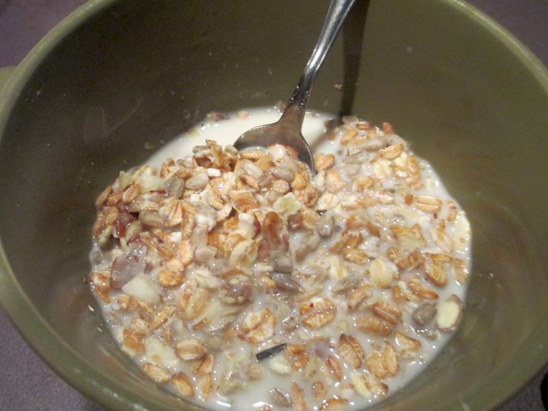 Bob's Red Mill Old Country Style Muesli and Vanilla Almond Milk 